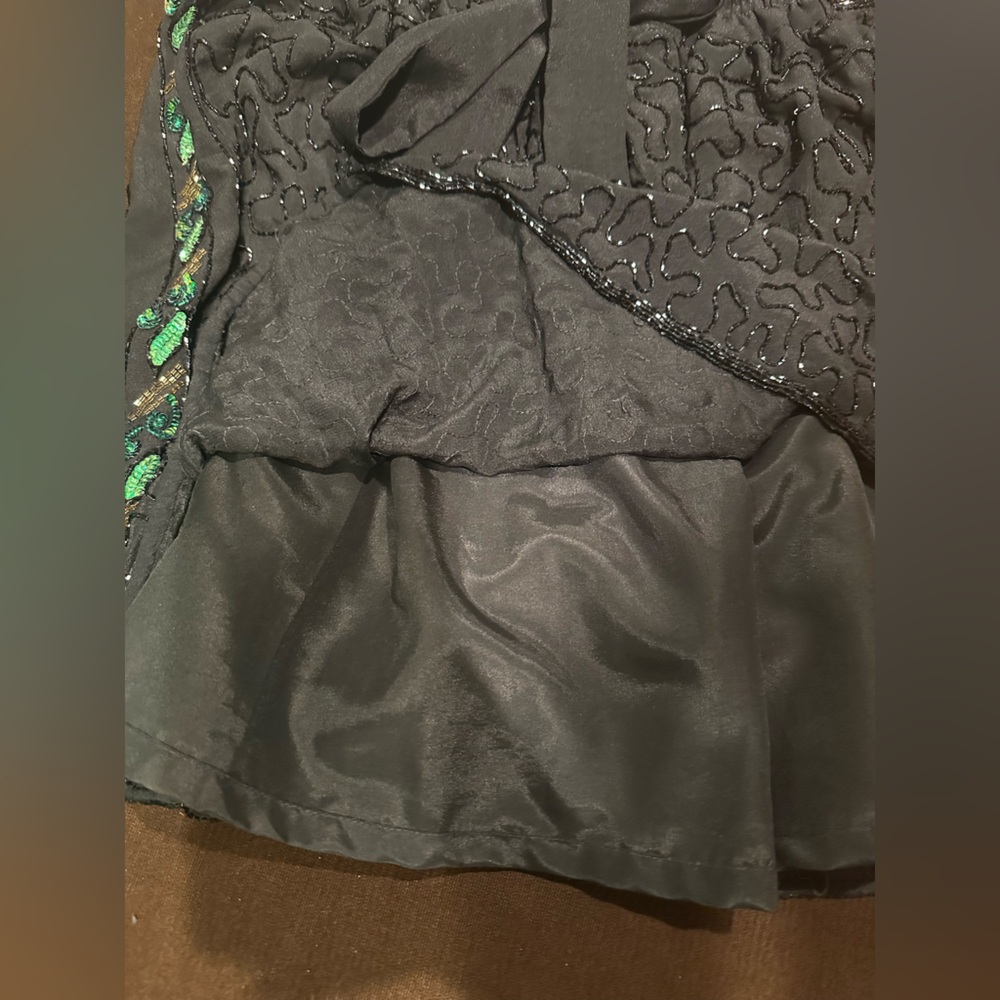 BEADED SILK Skirt in Black, Green & Gold Girls Sz 12. - Picture 10 of 15